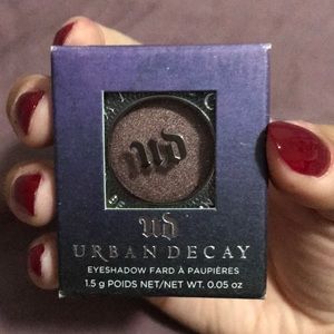NWT Urban Decay Roach Eyeshadow